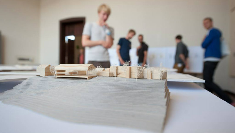 An Lehrveranstaltungen teilnehmen, Labore und Werkstätten besuchen, Uniluft schnuppern in Weimar! <a href="/bauhaus_uni/">Bauhaus-Uni Weimar</a> 24.10.2022 studieren.de/t/SywaPy