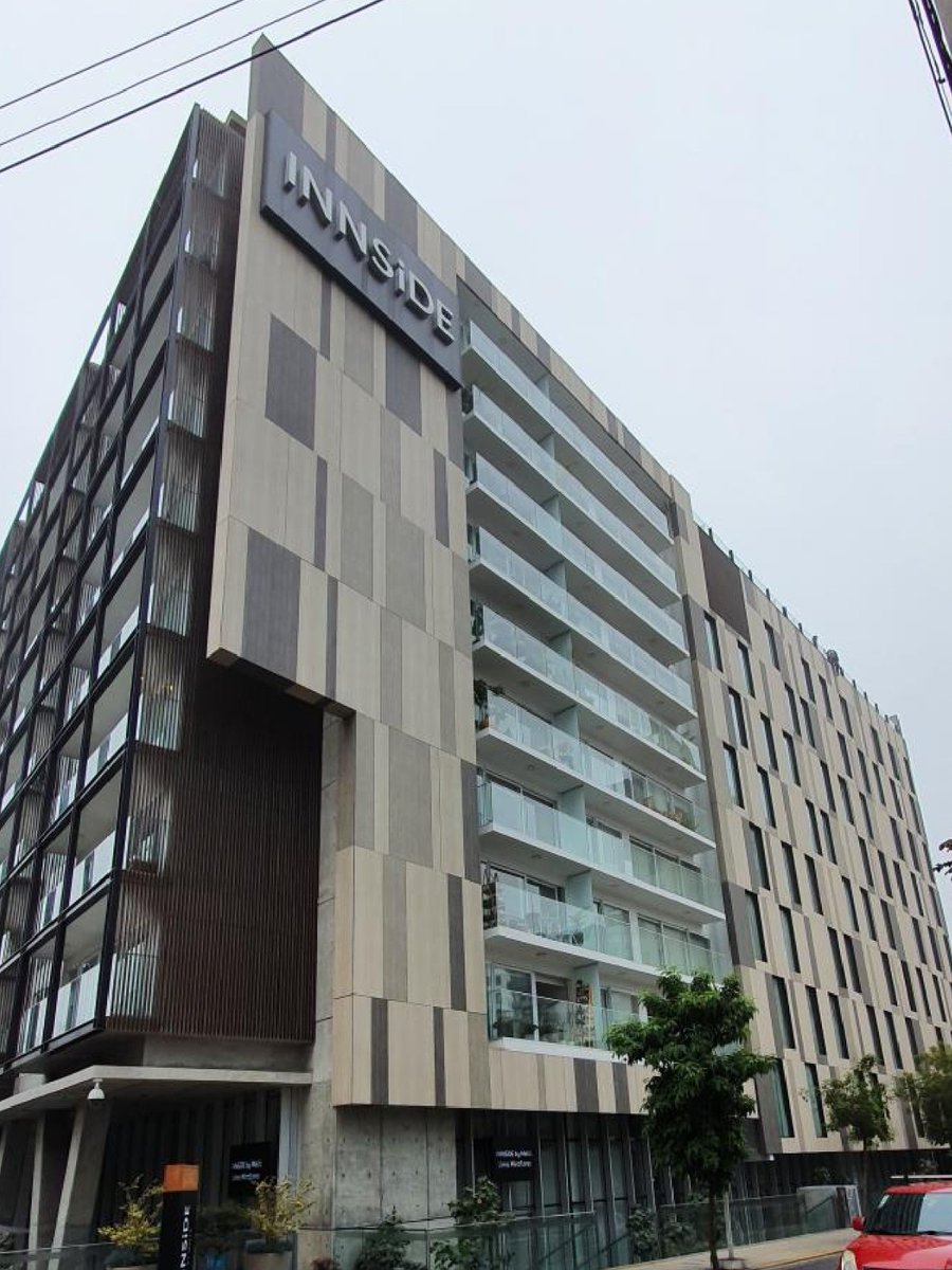 TrespaTweets's tweet photo. The Innside Lima Hotel was one of the finalists of the Architecture and city Award 2020 in Perú in the mixed use building category. 1.300 sqm façade is a big inspiration for the leisure world and for architects in Perú! Have a look: https://t.co/GcMc433ppp https://t.co/rkrw6QJT08