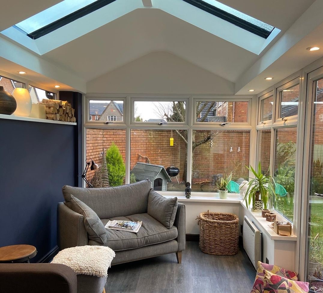 GhwWindows's tweet photo. Conservatory roof replacement makeovers - creating fabulous new rooms to use in both winter and summer with great thermal qualities for keeping the house cosy and warm. Lots of options for tiled and glazed configurations.
#replacementroof #conservatories #glass #glazing https://t.co/aPaeCaZlxO