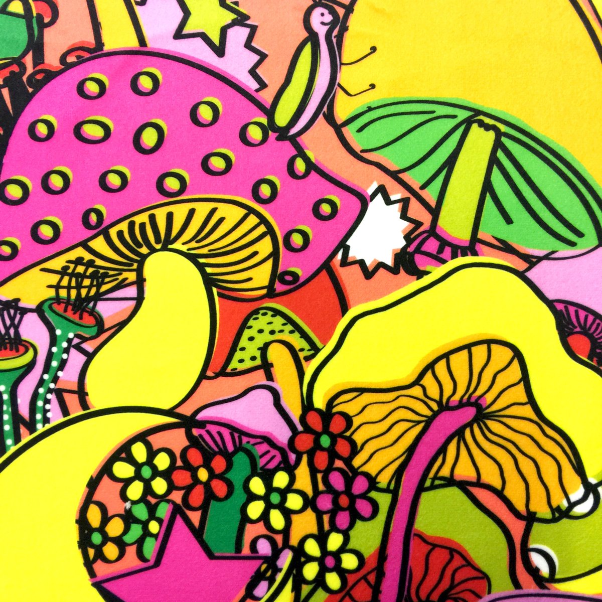 prinfab's tweet photo. π This playful cartoon style print looks fantastic on our Soft Velvet 280gsm. The vibrant colours work perfectly together in this eye-catching pattern. Thank you Caitlin for letting us share a photo. πΈ
#colourfulpattern #cartooneffect #printdesigner https://t.co/zAC7wSOykd