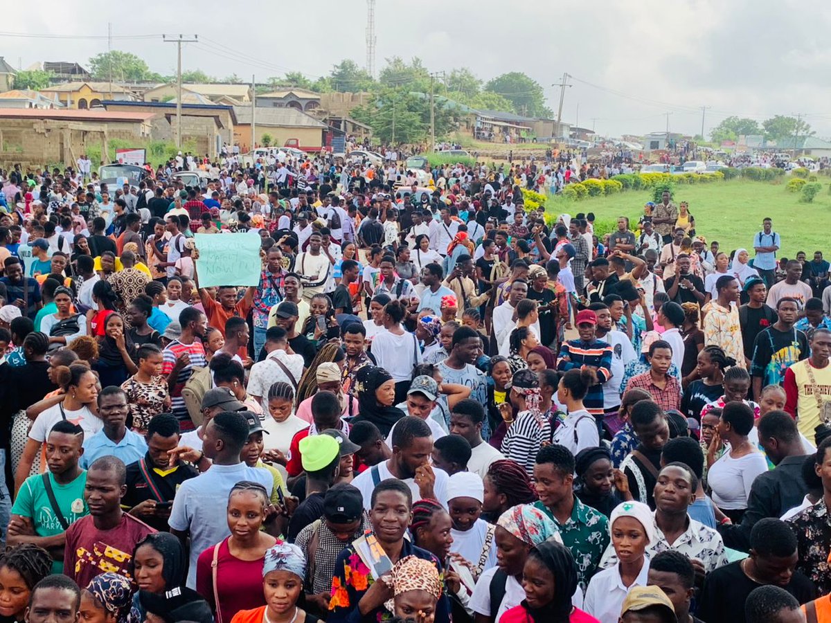 bamideletobi548's tweet photo. The National Association of Nigera Students in collision with the Student Union Government of Moshood Abiola Polytechnic shut down all academic activities due to Increasement in all fees and 
regristration fee 
Say No To Management 
#RescueMAPOLYnow https://t.co/FmZbTmRL91
