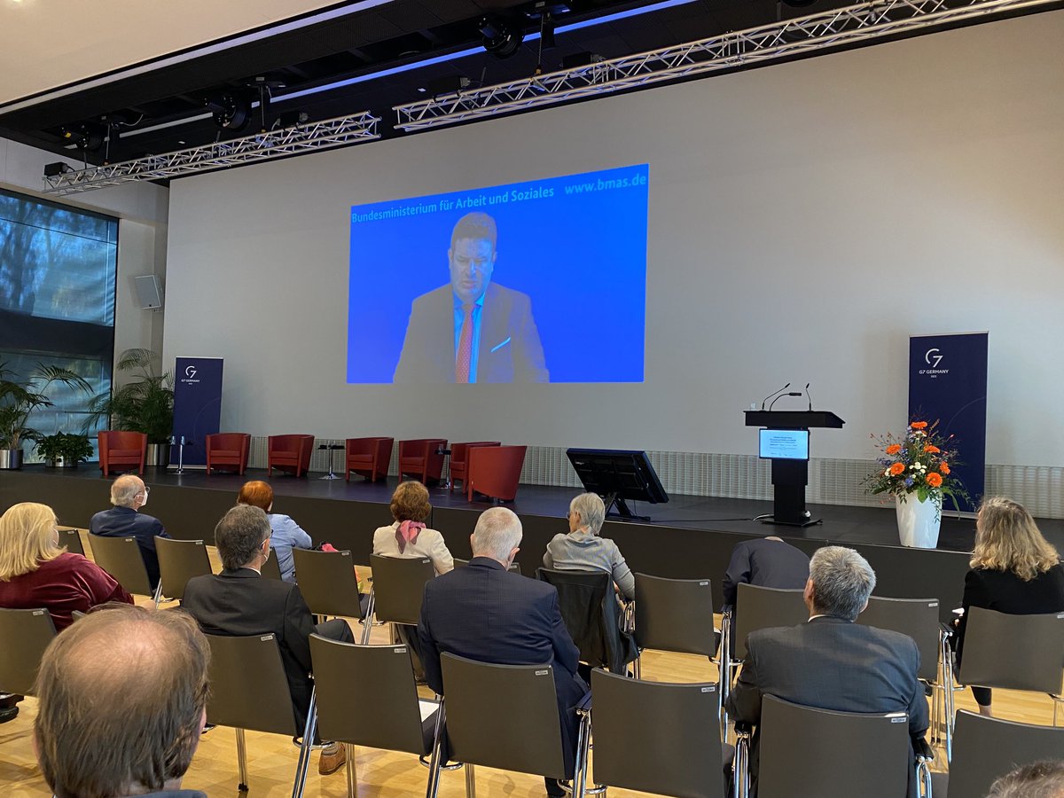 DGUVKompakt's tweet photo. #climatechange has real impact on working people. We must ensure that occupational safety and health keeps up with new challenges, says ⁦@hubertus_heil⁩ during the opening of the #G7 networking conf ⁦@dguv_iag⁩ in Dresden. #G7networkingOSH ⁦@BMAS_Bund⁩ ⁦ https://t.co/aicKut5yc0