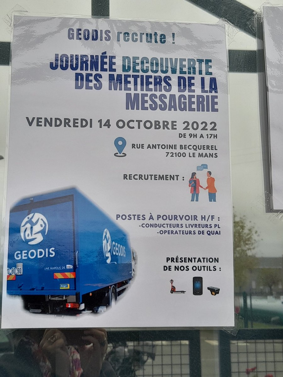 anne_manach's tweet photo. Le 14 octobre, @GEODIS_Group organisait des portes ouvertes avec pôle emploi. L'occasion pour les candidats de découvrir l'activité de l'entreprise. Merci à  @MargauxCanet et ses collègues pour son accueil. @VTondeux @GaellePatronPE @NellyBertonnier @poleemploi_PDL https://t.co/zoViodriEI