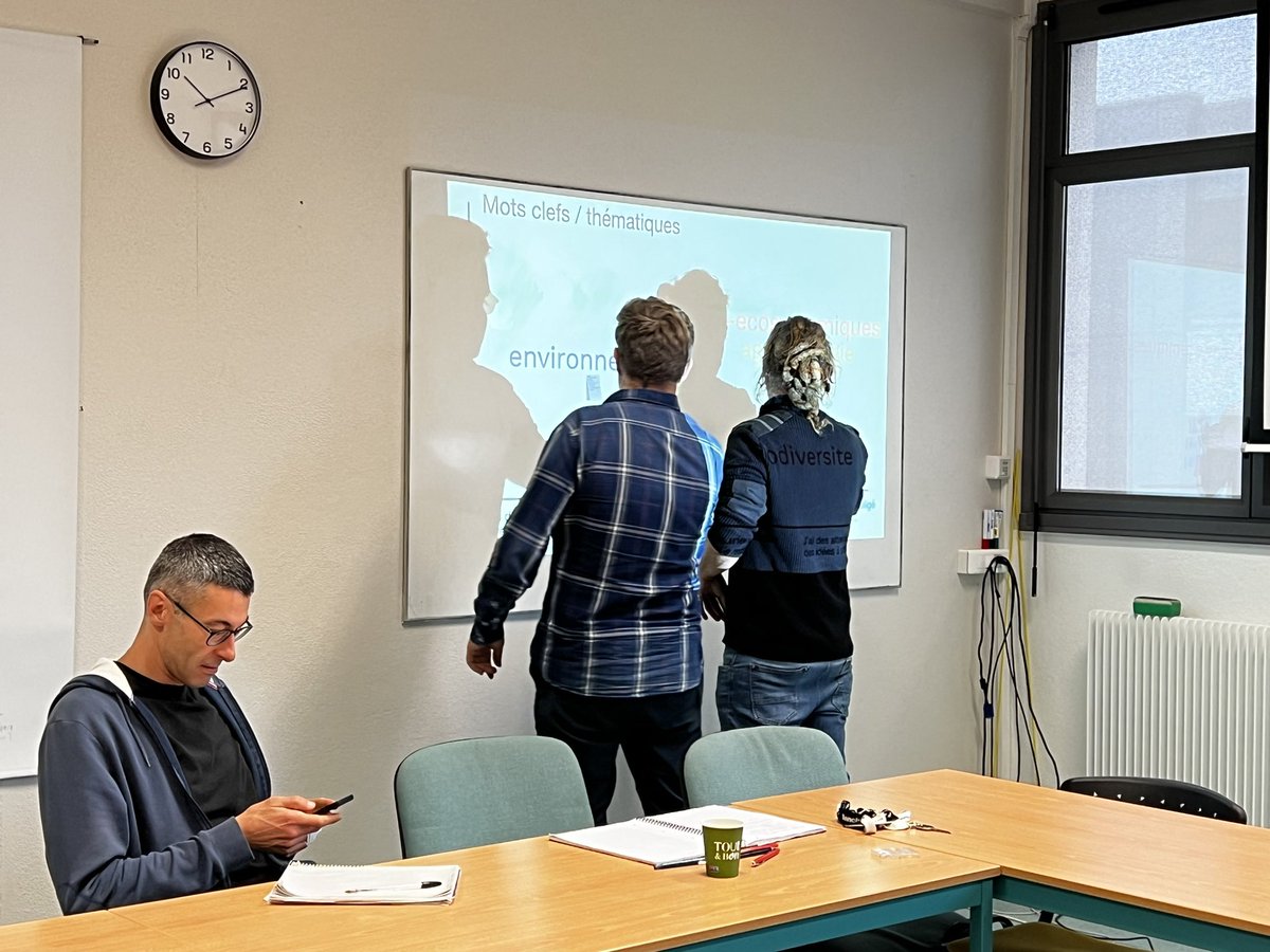 IRBI_Tours's tweet photo. Co-construction du projet d’unité pour les 5 prochaines années. Aujourd’hui réunion de l’enjeu Biodiversité et Environnement #scienceenaction https://t.co/lAjQUVGw92