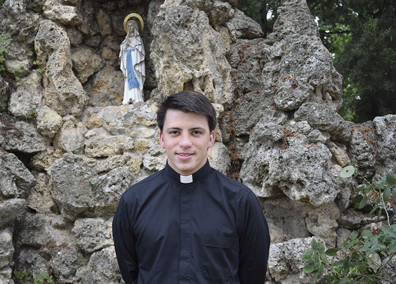 iglesianavarra's tweet photo. MENSAJE DEL ARZOBISPO CON MOTIVO DEL FALLECIMIENTO DEL JOVEN SACERDOTE DON RENATO NAHUEL BETTINI
Ante el Señor en el Sagrario y con el dolor profundo por el fallecimiento de D. Renato nos unimos a toda su familia que vive en Argentina... Leer más: https://t.co/wbDmwu2npQ https://t.co/Pir9D2fTGi