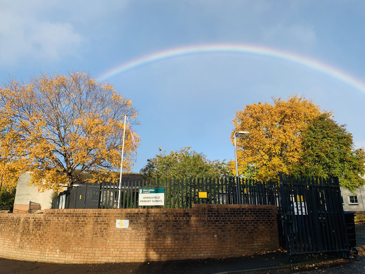 JoMcDonald's tweet photo. .@SpringfieldBonn looking very autumnal this morning! 
🌈 🍂 https://t.co/CKgRYBIG0P