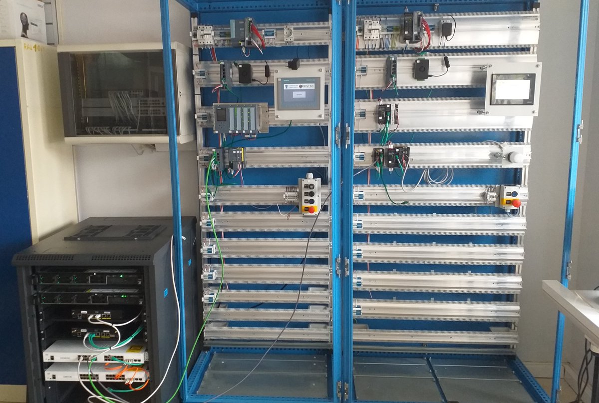 Mytra_Control's tweet photo. 𝗙𝗼𝗿𝗺𝗮𝗰𝗶𝗼́𝗻 𝗲𝗻 𝗰𝗶𝗯𝗲𝗿𝘀𝗲𝗴𝘂𝗿𝗶𝗱𝗮𝗱 🛡️
 
Estas dos últimas semanas, nuestra compañera Ana 👩‍🏫 ha estado impartiendo la primera parte de la formación en #Ciberseguridad para Laudioalde Lanbide Eskola .

#Mytra #formacion #futuro #analisisderiesgos https://t.co/kVefsAHMPh