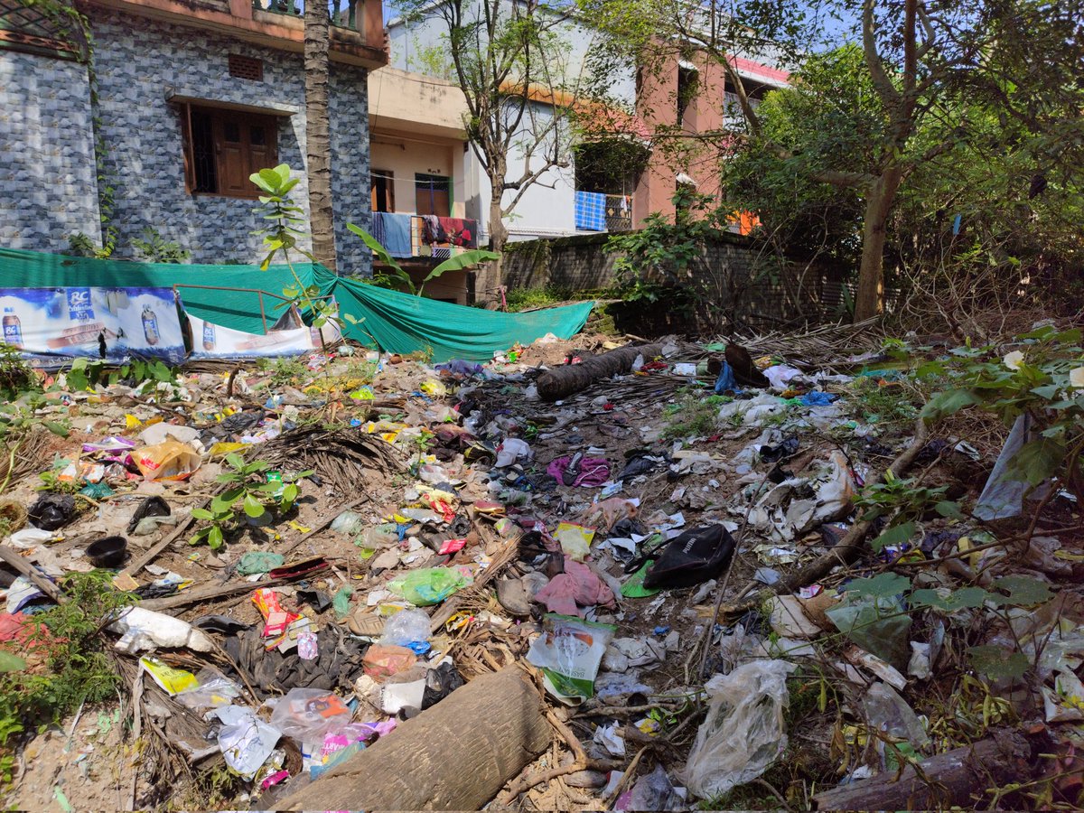 i_satyajeet's tweet photo. Ward No. 47,Mahanadivihar near Akhandalamani temple road needs Sanitisation urgently as the place has become dumping yard of garbage by the locals
 @pavankalyan
 @CMCCuttack
 @CMO_Odisha
@TeamSilverCity https://t.co/9BclpXo0iH