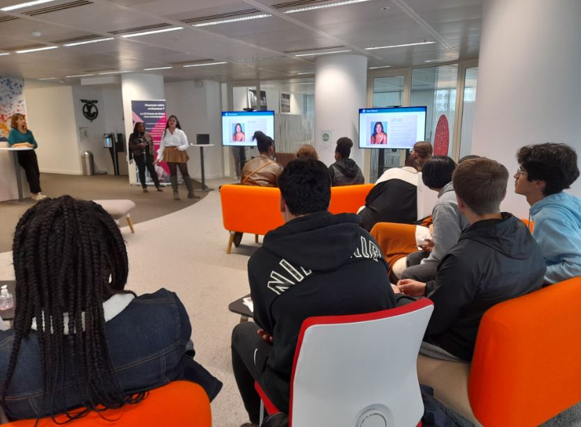 CCI_92's tweet photo. Retour sur #OptionInnovation du 14/10/22 à la #CCI92 à @ParisLaDefense pour sa 2ème édition ! Objectif : sensibiliser des lycéens de @VilleCourbevoie à l’#entrepreneuriat 💪 Merci à tous les participants 👏 #Paris&Co #lycée #innovation #sensibilisation #métiers https://t.co/05a9TR0BeU
