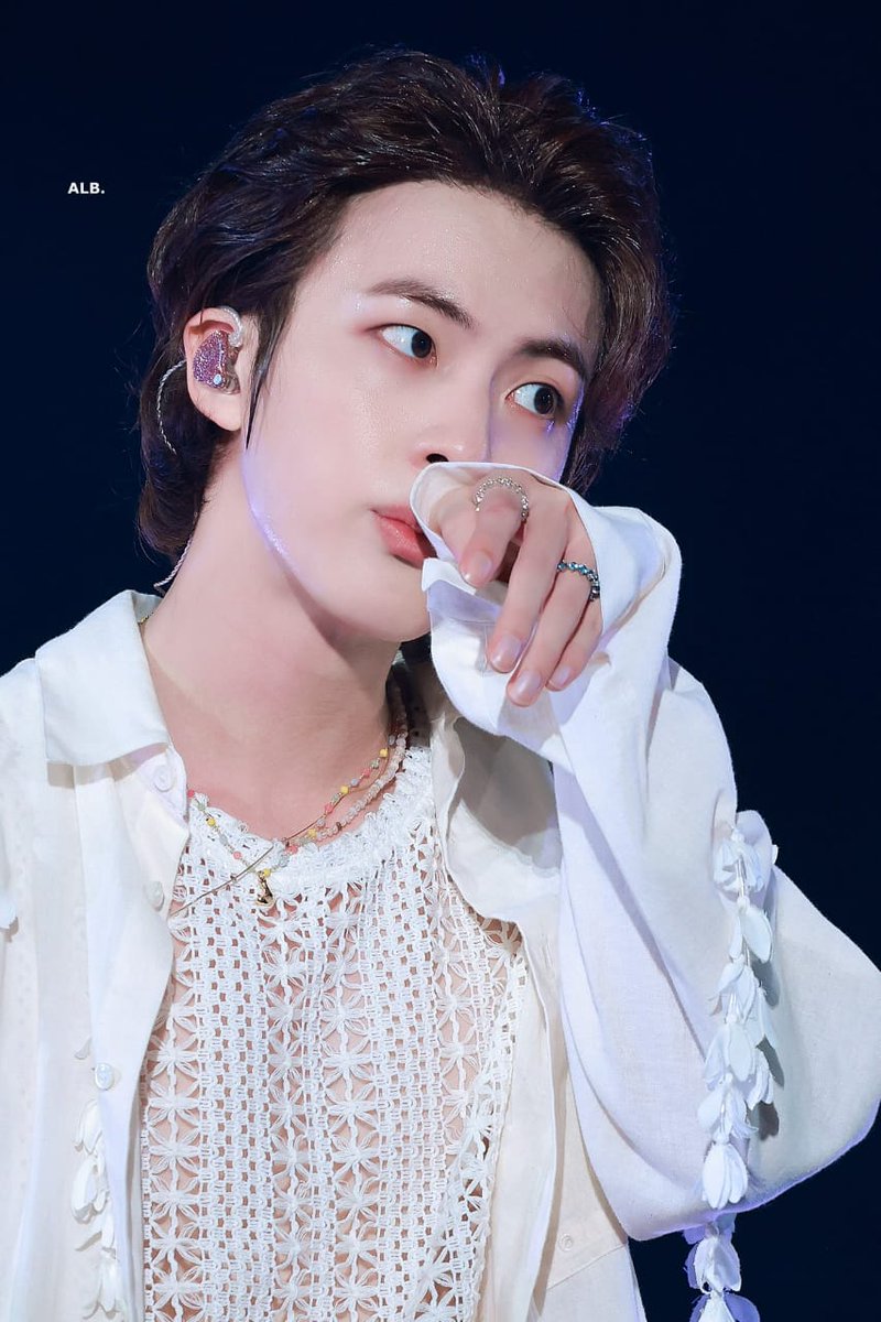 jeoncanelo's tweet photo. Akhirnya terjawab sudah kalau per member bakalan Wamil, dan akan OT7 th 2025. Gpp army bakalan nunggu Bangtan. Aku bkalan mulai sibuk kerja buat ngumpulin uang biar bisa ketemu kalian.
WE WILL WAIT FOR YOU
seokjin
REST OF MY LIFE
#ForeverWithBts https://t.co/2kSWgR7N7d