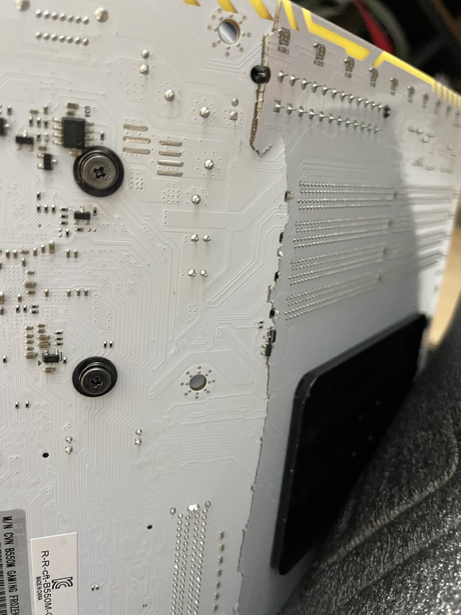 友人がアリエクでマザボ買った結果