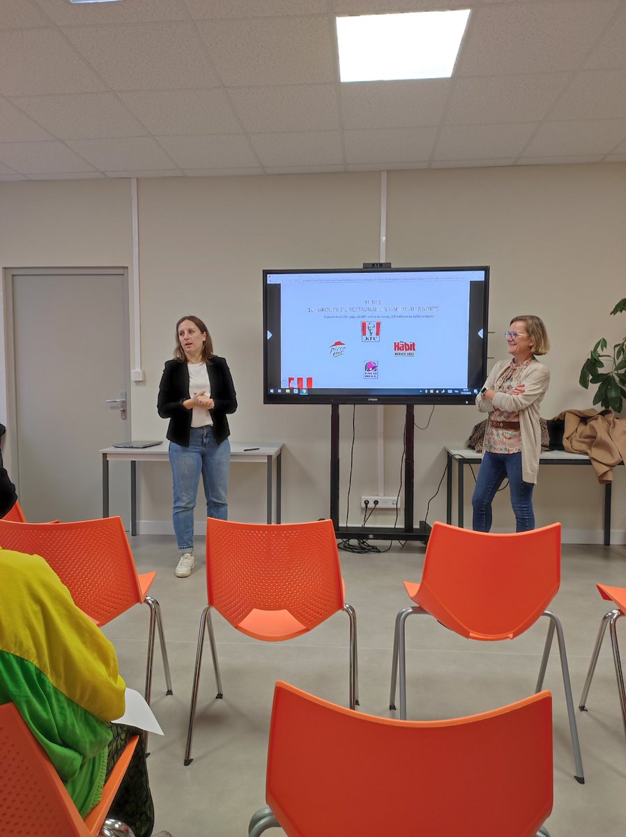 Pour l'ouverture de son restaurant sur #Armentieres. #KFC &amp; #PoleEmploi => recrutement en cours, #formation 
#1jeune1solution #CEJ