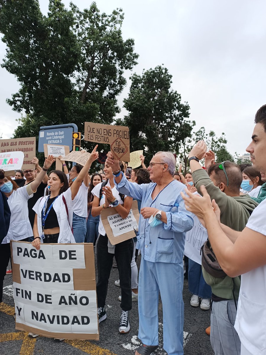 cgtHUVB's tweet photo. Ens hi sumem a les protestes per una retribució digne de les treballadores de l'hospital el 25 de desembre i l'1 de gener. https://t.co/ja1bff3Ya0