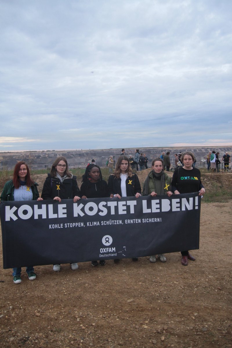 KathrinAnna's tweet image. Deals mit #RWE im Hinterzimmer führen nicht dazu, dass wir unsere Klimaziele einhalten.

Damit Kohlekraftwerke &amp;amp; Tagebaue eher stillgelegt werden brauchts wieder uns alle - eine Bewegung für #Klimagerechtigkeit auf unsere unterschiedlichen weisen agierend. #Lützerathbleibt