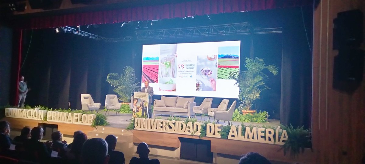 Inicia la II Jornada de la Cátedra Primaflor de Agricultura Sostenible y Alimentación Saludable, organizada por la #FundacionPrimaflor y <a href="/ualmeria/">Universidad de Almería</a> en Pulpí