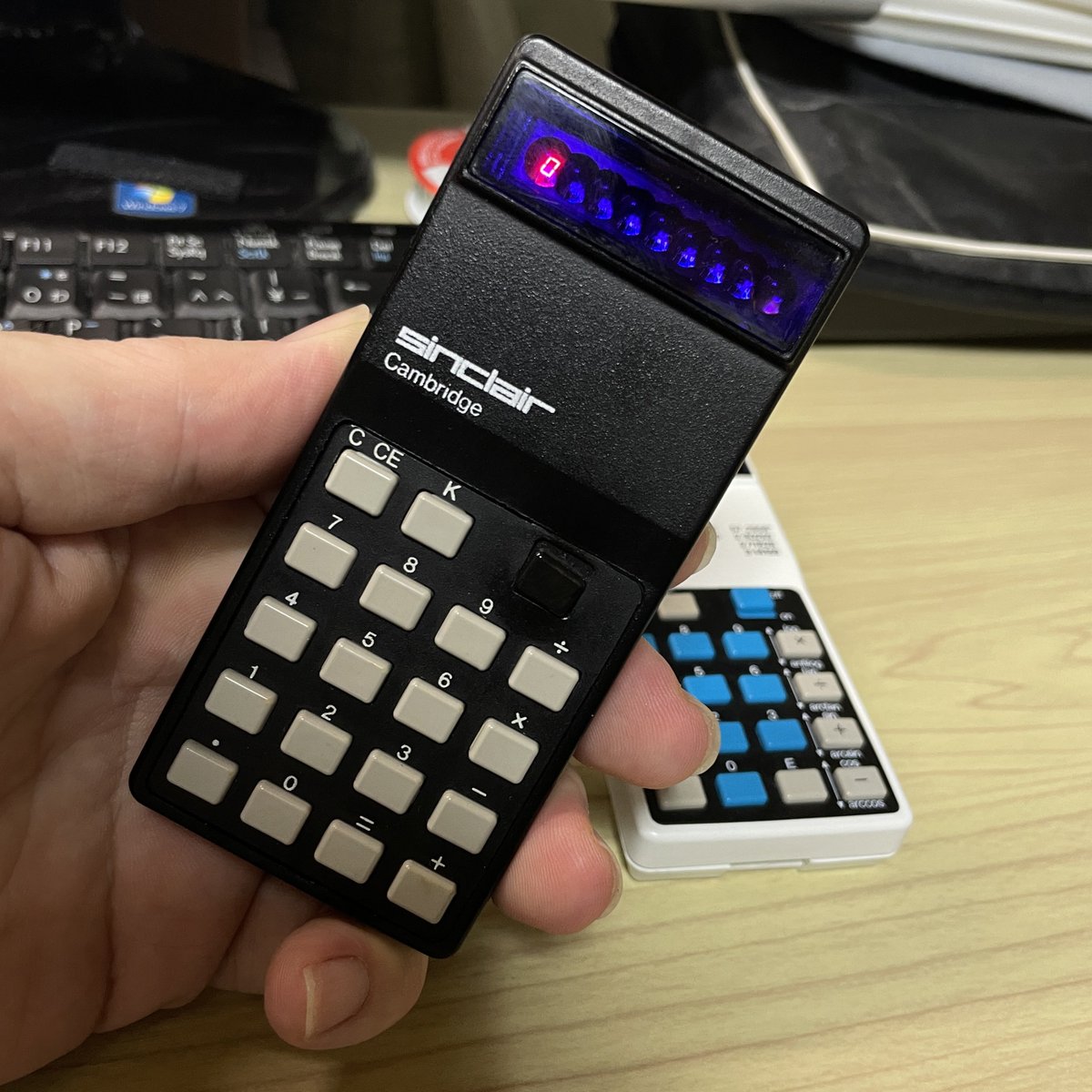 なにがし某 on Twitter