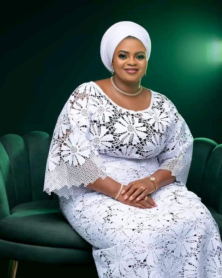 YANKOGI2018's tweet photo. Her Excellency,  Mrs. Ejura Mercy Onoja ,the selfless and beautiful wife of the Deputy Governor to Kogi State,  His Excellency,  @ed_onoja Edward David Onoja is plus one today. 

 Happy birthday
@OkunCommunity 
@LugardHouse https://t.co/P2pjYzGGUM