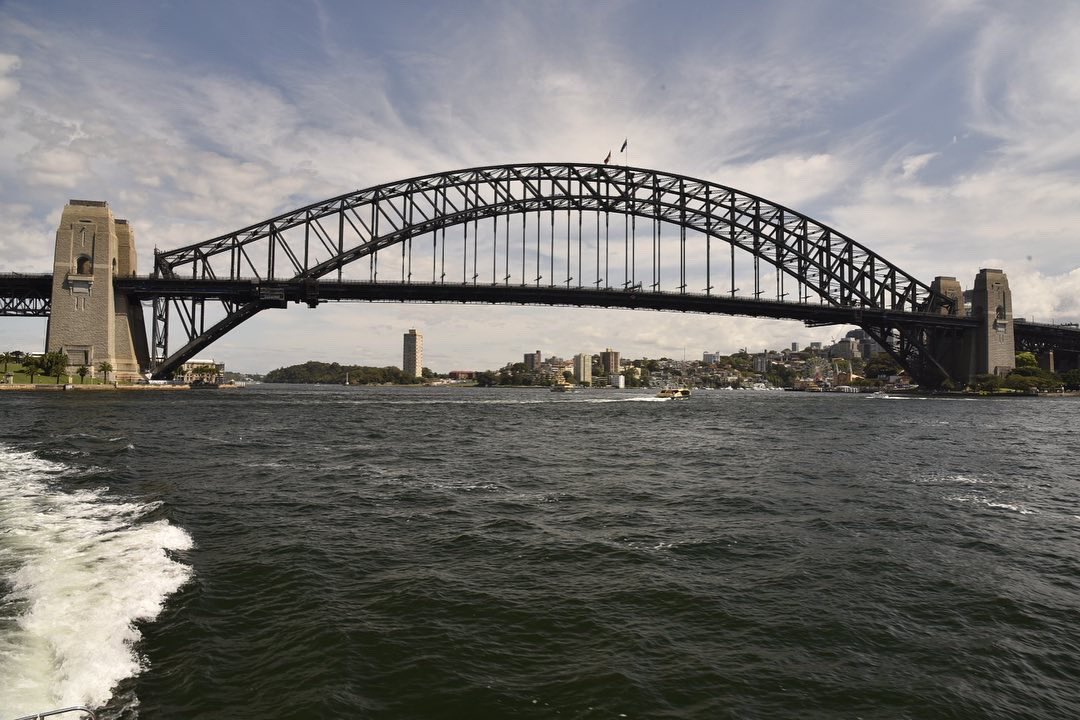 MatthewCPhotos's tweet photo. Sydney Harbour with its iconic Opera House and Harbour Bridge #Sydney #NewSouthWales #SydneyOperaHouse #SydneyHarbourBridge #CircularQuay #MilsonsPoint #SydneyHarbour https://t.co/xdNHOsHzlk
