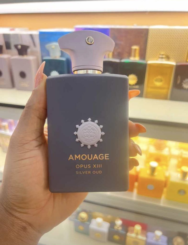 Everdiva1's tweet photo. Amouage opus xiii silver oud in edp 100ml

 Price:179,000
Please retweet https://t.co/h7AeAPnKYU