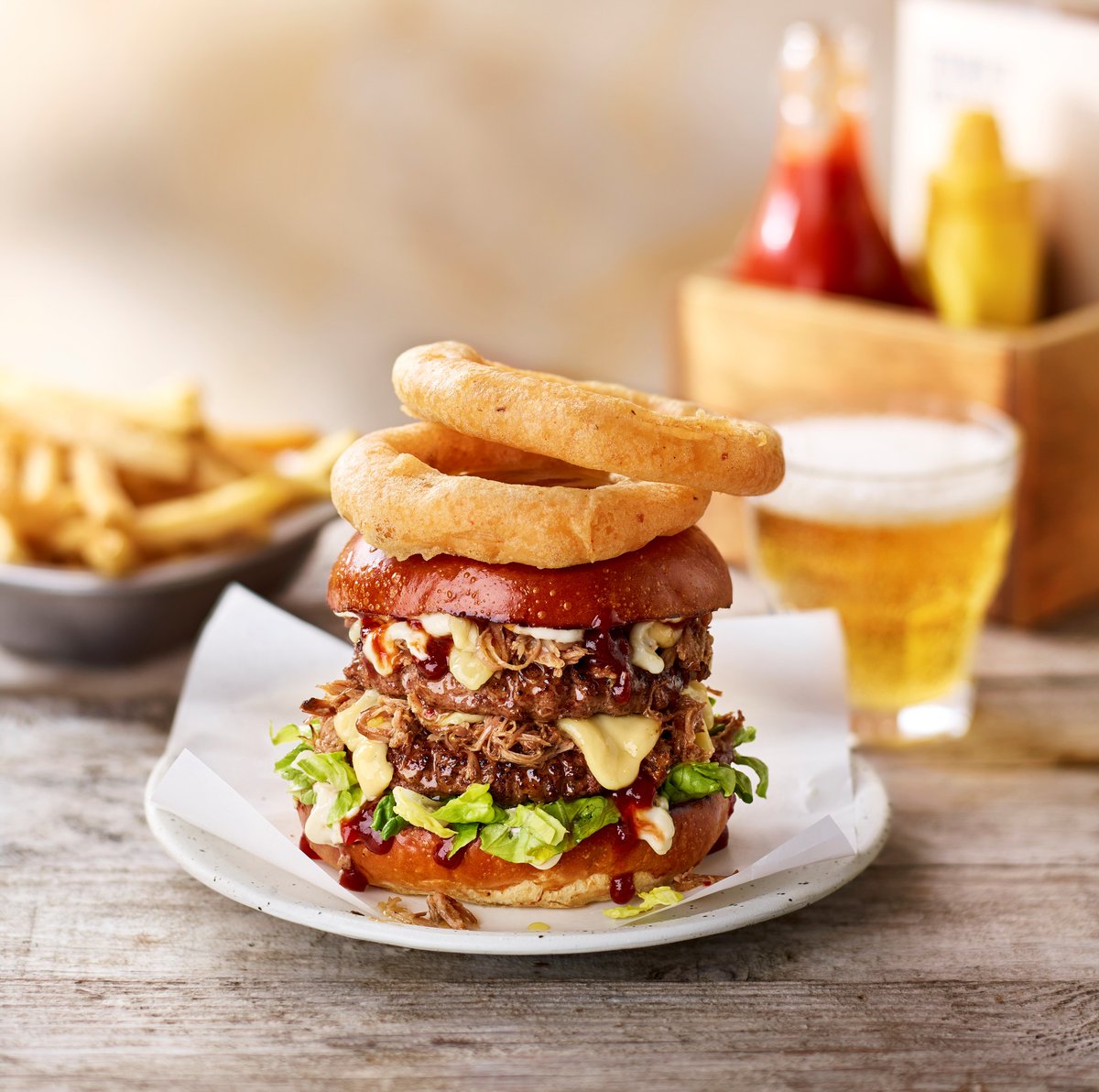 Brewery_Square's tweet photo. Hub Box Dorchester is now officially OPEN!
Located at 1 Eldridge Street, Hub Box are now serving up gourmet burgers, hand-cut fries, cocktails & craft beer at Brewery Square.
#hubbox #hubboxdorchester https://t.co/rv7GbuqUF7