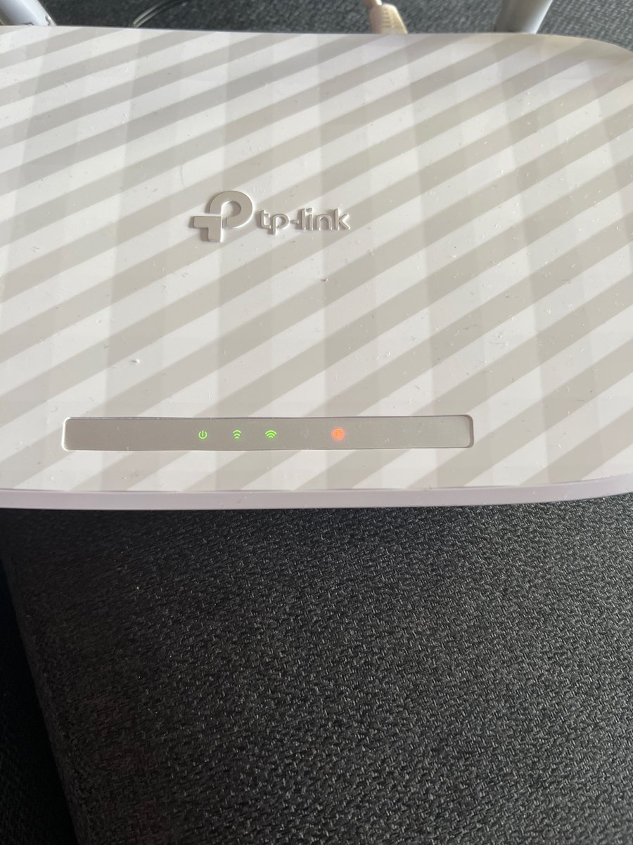 Iam_missmo's tweet photo. @Spectranet_NG @Spectranet_NG It’s been 3 days now with no WiFi! No explanation! No engagement! Just it’s downtime! For 3 days!! And yet this is a paid service. You invest in advertising, but don’t stop to think about your current service challenges. Mediocre service!! https://t.co/ABz6AopUhx