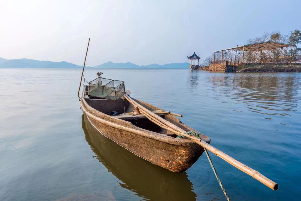 VisitYinzhou's tweet photo. Xiaoputuo, the central #island of Dongqian Lake in #Yinzhou district, Ningbo, also known by its nickname, Xiayu, is one of the main scenic spots of Dongqian Lake Tourist Resort. #BeautifulYinzhou https://t.co/LLNUDmpwfH