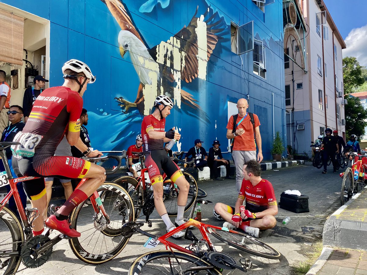 chinaglorypro's tweet photo. How close was that?!

China Glory Cycling was never so close to its first victory in professional cycling. Willie Smit finished second… 

#PETRONASLTdl2022 https://t.co/TrWVNIShk1