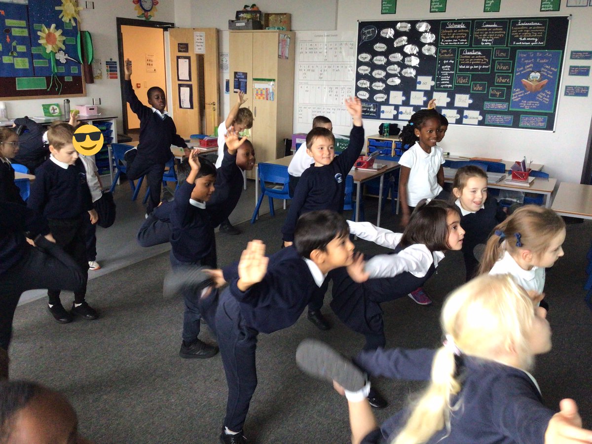 MrWalkerGBS's tweet photo. This morning in PE we decided to stretch and hold different Yoga poses.

We had loads of fun and feel much fresher for the rest of our day 🧘💪

@GoresbrookSc https://t.co/opcXeNz5fg