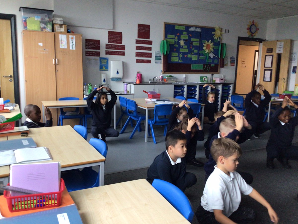 MrWalkerGBS's tweet photo. This morning in PE we decided to stretch and hold different Yoga poses.

We had loads of fun and feel much fresher for the rest of our day 🧘💪

@GoresbrookSc https://t.co/opcXeNz5fg