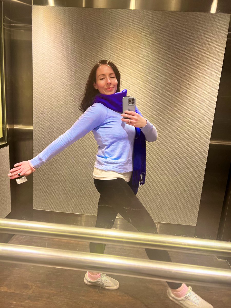 natalichka's tweet image. ahi all!

so i need my super rad twitter friends with their nerdy powers to help me!! i cannot remember my password &amp;amp; have a different email &amp;amp; phone number!
have been guessing for about an hour now!!
it is me.. see photo!!
HELP PLEASE LOVELY PEEPS

:: love &amp;amp; peace ::

#help
#tech