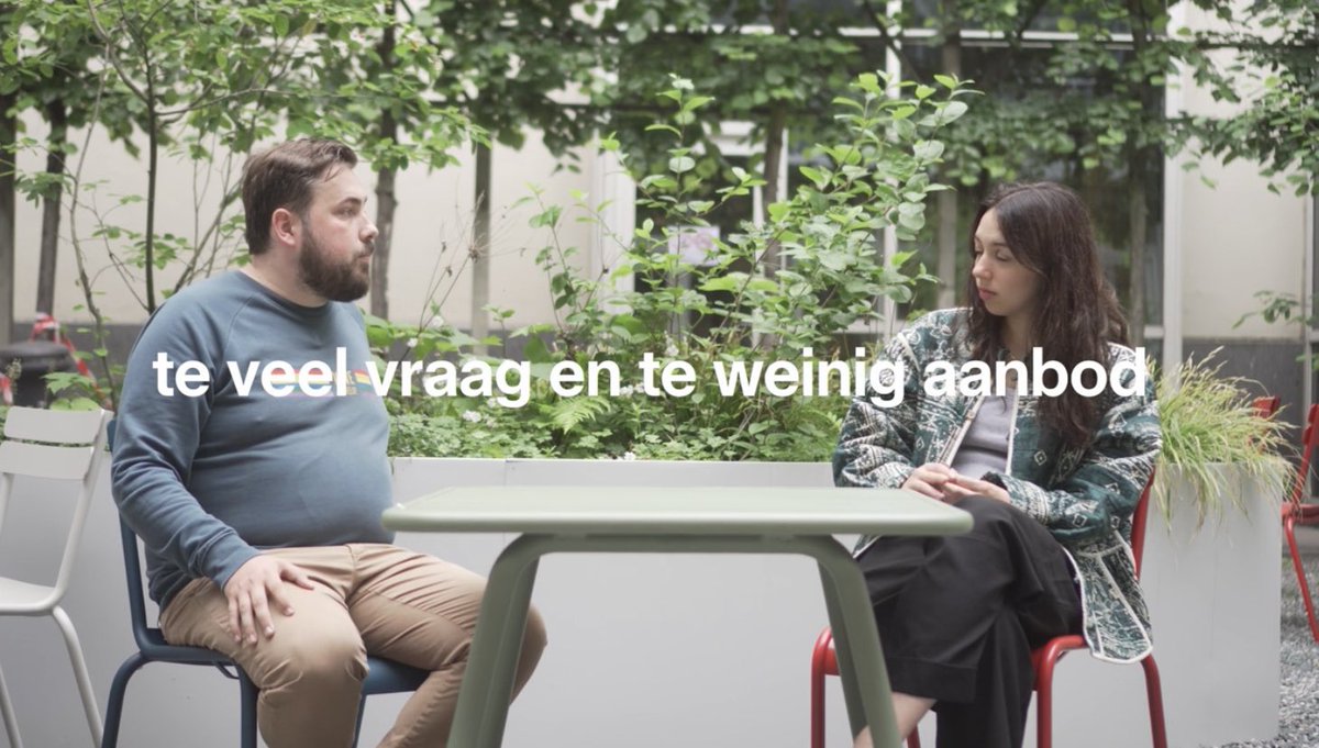 Jordy_Sabels's tweet photo. Samenhuizen is een deel van de oplossing. Of het nu cohousen voor gezinnen, studenten, koppels of singles is. Het tegenhouden of afbouwen is alles behalve progressief, ecologisch en sociaal. 👏 @Stadgent #wonen #faqda @stubru @VRT https://t.co/TiteZRtqlp