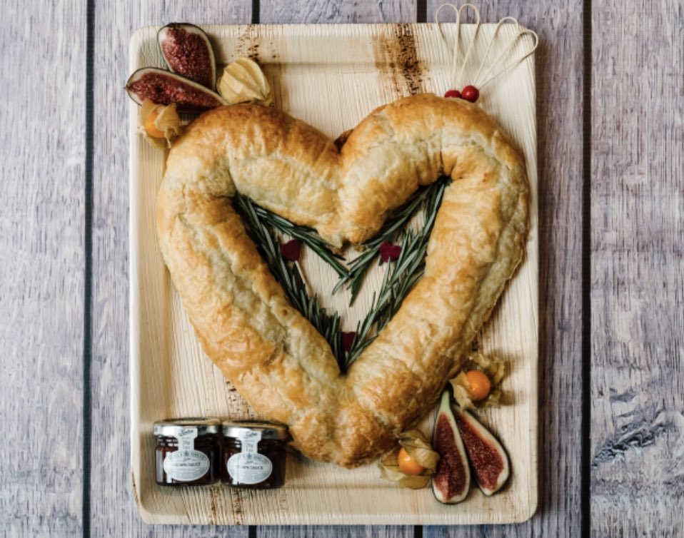 Love Sausage Rolls or know someone who does?? Now available to order on the online shop. Link below! Feeds approx 8 people as a snack 😋 £35 and beautifully gift boxed! grazegrub.com/product/the-sa…