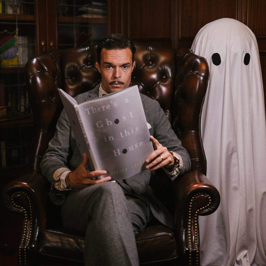 HarperCollins Children's Books (@harpercollinsch) on Twitter photo 👻 Get in the #Halloween spirit with <a href="/OliverJeffers/">Oliver Jeffers</a>' ghoulish game of hide-and-seek, #TheresaGhostinthisHouse and turn the transparent pages to reveal the ghouls in the haunted house! This spooktacular story will charm young readers - the perfect treat this Halloween! 👻 👻 Get in the #Halloween spirit with <a href="/OliverJeffers/">Oliver Jeffers</a>' ghoulish game of hide-and-seek, #TheresaGhostinthisHouse and turn the transparent pages to reveal the ghouls in the haunted house! This spooktacular story will charm young readers - the perfect treat this Halloween! 👻