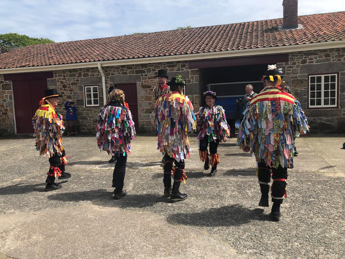 HelierMM's tweet image. Don't forget our new practice season starts this evening and we would love you to come along and have a go. We will be in the back hall at Trinity Youth Centre (behind the Parish Hall) from 8 - 10pm. 
No dance experience needed, just enthusiasm and the desire to wield a stick!