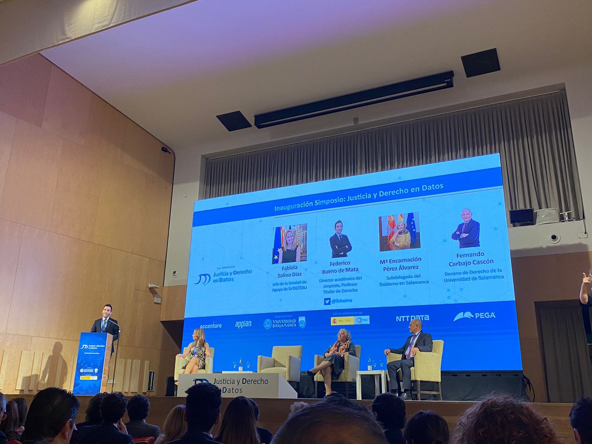 Inaugurando el primer Simposio  #JusticiayDerechoenDatos como director académico.
Evento creado en colaboración con <a href="/justiciagob/">Ministerio de la Presidencia, Justicia y R. Cortes</a> . Gracias a todas las personas que han hecho que este evento sea una realidad  <a href="/usal/">Universidad de Salamanca</a> <a href="/FacDerechoUsal/">Facultad de Derecho</a> #transferencia