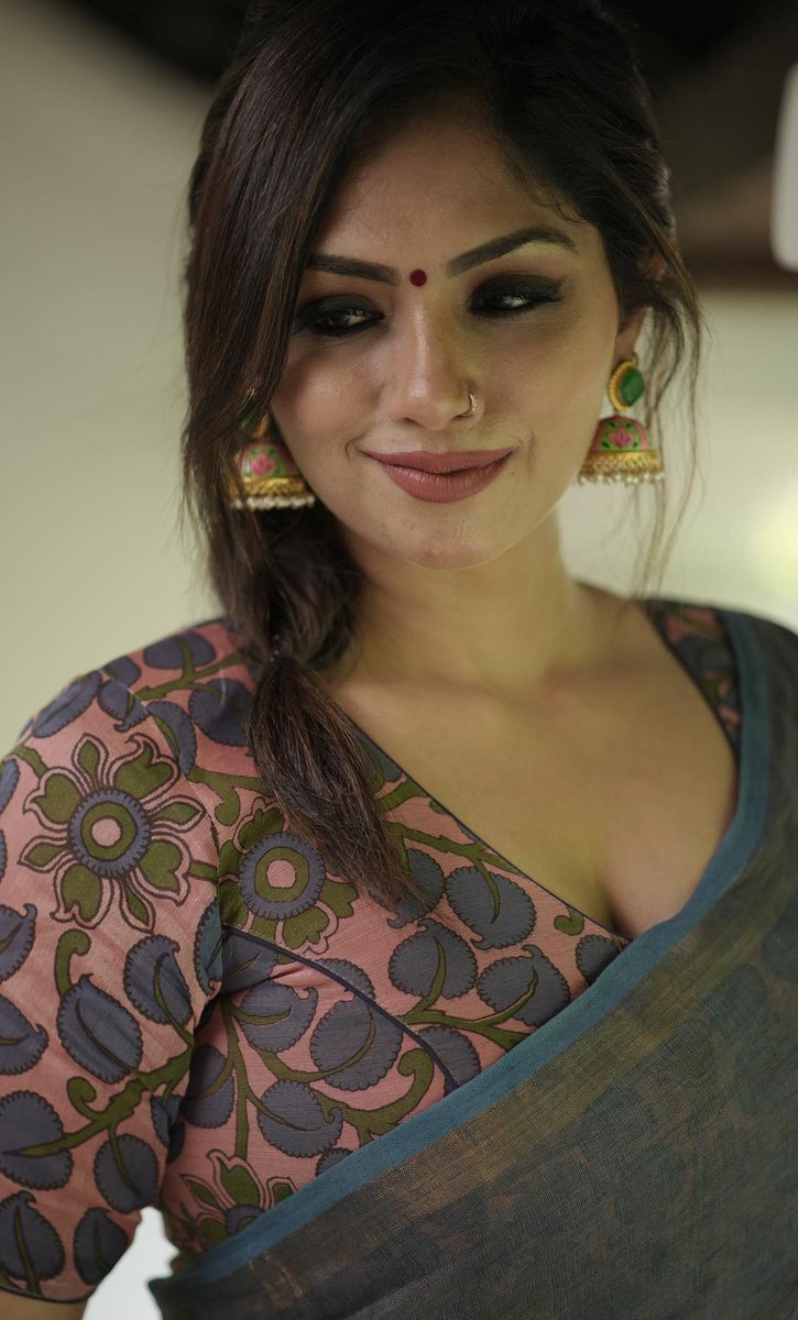 jd_bhabhix100's tweet photo. Bhabhi
#bhabhi #bhabhiaunty #bhabhikichut #bhabhikigaand #gujjuplayboys #bhabhileaked #actress #actresshot #Bhabhiji #bhabhi_lover #bhabhikichut #bhabhiloversboys #devar_ji #actress #ActressFappers #ActressHotEdits #actressnavel #Bollywood #sexy #hotdesi https://t.co/YCCZpFb3RX