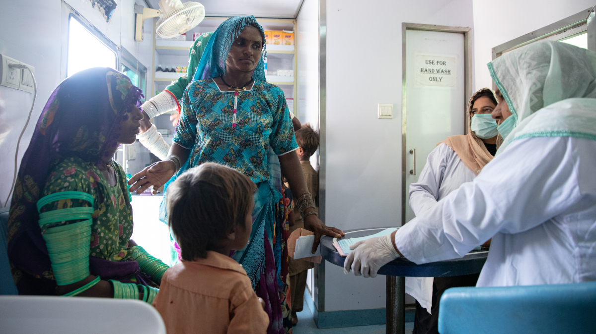 Here, Dr Anila sees a patient at a mobile health unit set up in an area of Pakistan that has been cut off from medical centers by the floods. In times of crisis, women, pregnant and lactating women, and children are often most vulnerable to illness. bit.ly/DECPakistanFlo…