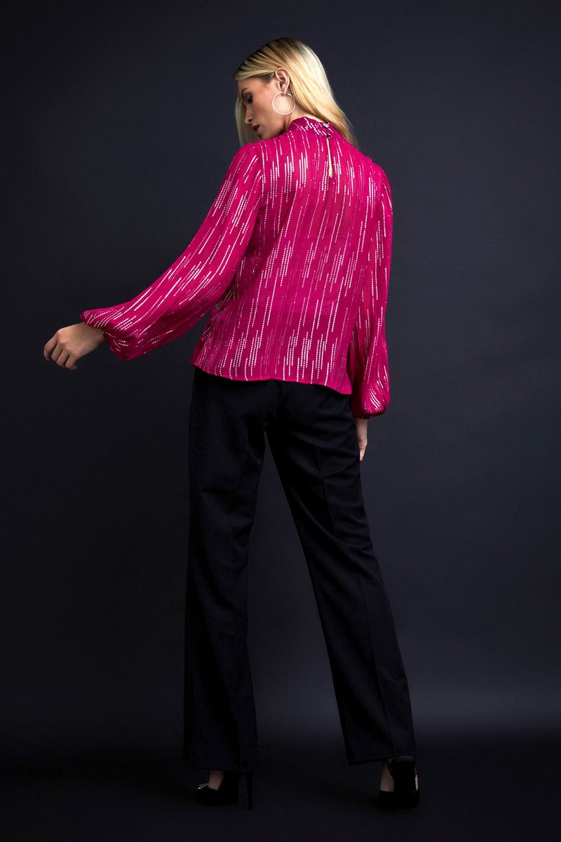 WallisFashion's tweet photo. Approaching party season in style with this gorgeous pink metallic blouse, bound to make you stand out β¨π
Tap to shop π or search code BYY04246
#foreverwallis #wallisfashion #wallisloves #metallics #newseason #autumnfashion #autumnlooks https://t.co/O6BUZYIdS4