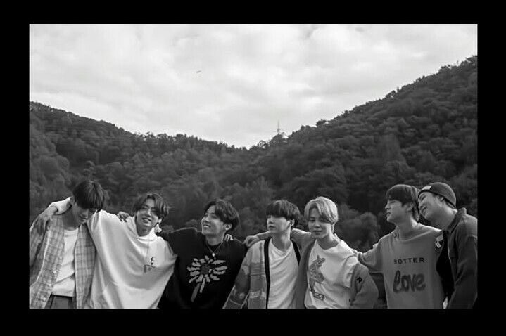 tangmotwit's tweet photo. จากประกาศ ชอบประโยคที่ว่า

“Yet To Come (The Most Beautiful Moment)” เป็นมากกว่าเพลงจากอัลบั้มล่าสุด แต่มันเป็นสัญญาจากพวกเขามากกว่า 

อ่านแล้วร้องไห้เลยอะ ไม่ว่าพวกเขาจะทำอะไร พวกเขานึกถึงอาร์มี่เสมอเลย

รู้ยังงี้แล้ว เรามาสตรีมเพลงรอพวกเขากันดีมั้ย 🥺
#BTS 💜
#ForeverWithBTS https://t.co/USCA094UCS