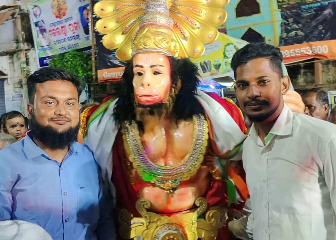 GyanaRanjan07_'s tweet photo. କେନ୍ଦ୍ରାପଡା ପ୍ରସିଦ୍ଧ ଗଣପର୍ବ ମା ଗଜଲକ୍ଷ୍ମୀଙ୍କ ଭସାଣି ଉତ୍ସବ ରେ ସାମିଲ ହେଇ ନିଜକୁ ଧନ୍ୟ ମନେ କଲି, ମାଙ୍କ କୃପା ଓ ଆଶୀର୍ବାଦ ସଦା ସମସ୍ତଙ୍କ ଉପରେ ରହିଥାଉ। କେନ୍ଦ୍ରାପଡା ବାସୀଙ୍କ ଗଣପର୍ବ ସର୍ବଦା ଏପରି ବଜାୟ ରହୁ। 🙏🏻
#GajalaxmiPuja
#Kendrapara
#Vasani https://t.co/SJSxoN14Lv