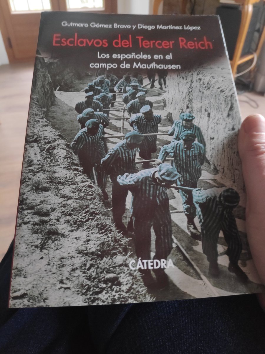 ejuarezvalero's tweet photo. Decía mi padre que tengo más suerte que si fuera bueno. Pues eso. Qué suerte de conocer a Gutmaro Gomez Bravo, @gunde_bravo. Maestro y amigo donde los haya. https://t.co/snu9clnhN3