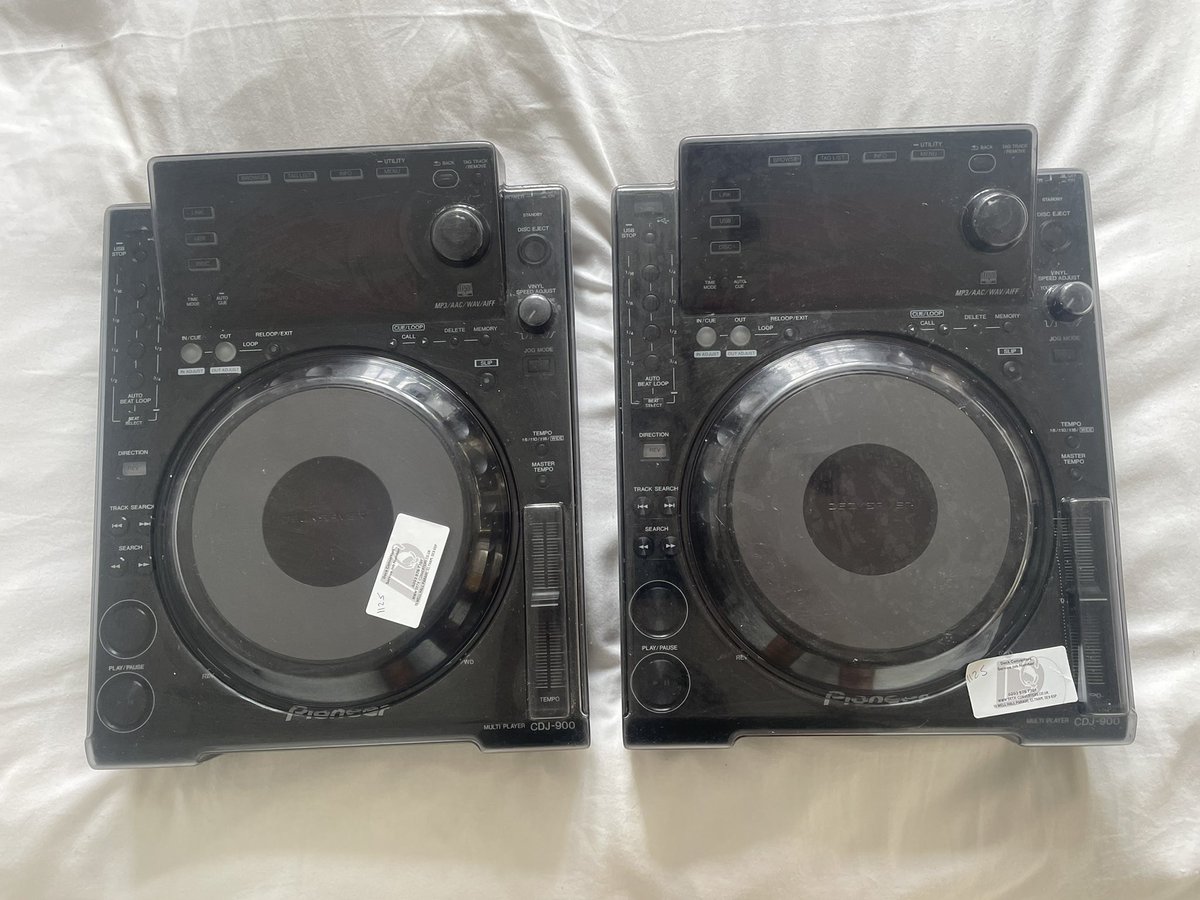 Selling my CDJ900s want 1500 for them but will take sensible offers (boxes,cables and deck savers included) recently serviced and new link and RCA ports fitted