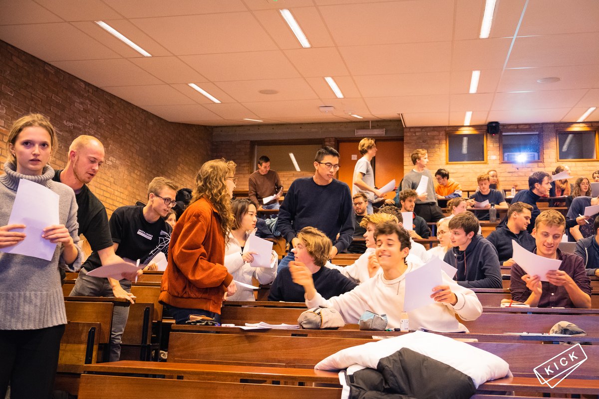 leuveninnovate's tweet photo. What an ideation session with 100 students looks like? 📷👉 Throwback to the first #KICKEssentials session from last week.

During this track, students learn all basics to come up with a strong and unique business idea. 💡 https://t.co/pZ7mFyuL63