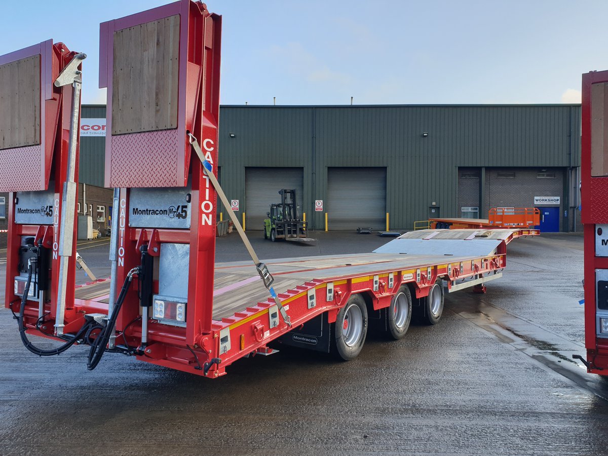 Montracon_Ltd's tweet photo. ** STOLEN PLEASE SHARE **
3 Brand New Montracon MT45 Machinery Carriers stolen from Montracon #Doncaster Saturday 15th October. These trailers look like the attached. One Black, one Red &amp; one Blue. 
C Numbers are as followed: C562557, C554525, C554527. https://t.co/SOTaLegwPg
