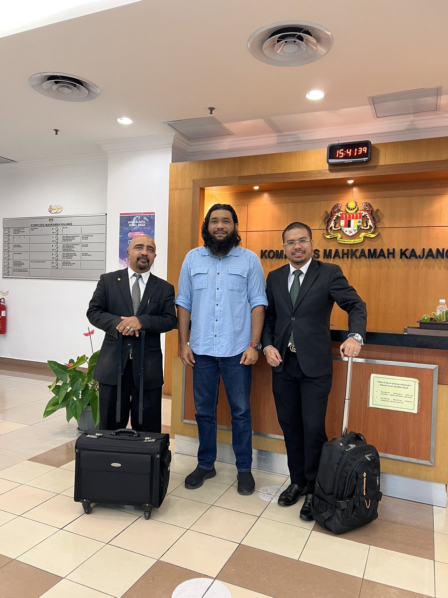 Sir_Azri's tweet photo. Alhamdulillah, setelah 3 tahun 8 bulan hari ini mahkamah majistreet Kajang menutup kes pendakwaan Saya dituduh mencederakan (koyak tisu) dan mengaibkan @SyedSaddiq sewaktu PRK Semenyih. 

Yang Hak Pasti Berdiri
Yang Bathil Pasti Jatuh

Pembohongan dan Penipuan akan terjawap kelak https://t.co/w3qQyvkSQG