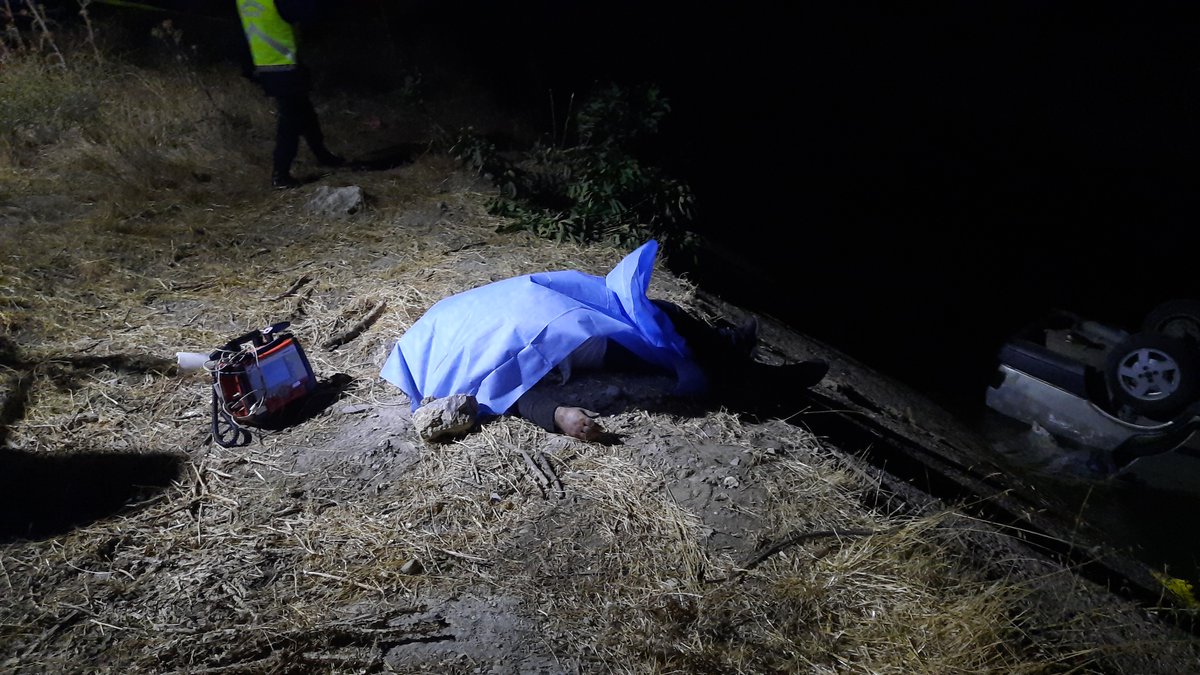 turgutluhaberco's tweet photo. Turgutlulu Güvenlik Görevlisi Kazada Hayatını Kaybetti, 5 kişi yaralandı 
Manisa'nın Ahmetli ilçesinde tarımsal sulama kanalına devrilen otomobildeki 1 kişi hayatını kaybetti, 3'ü çocuk 5 kişi ise yaralandı.
HABERİN DETAYLARI; https://t.co/6sGbrohWAd
Turgutlu Güncel Haber Sitesi https://t.co/iW1xkMWlJq