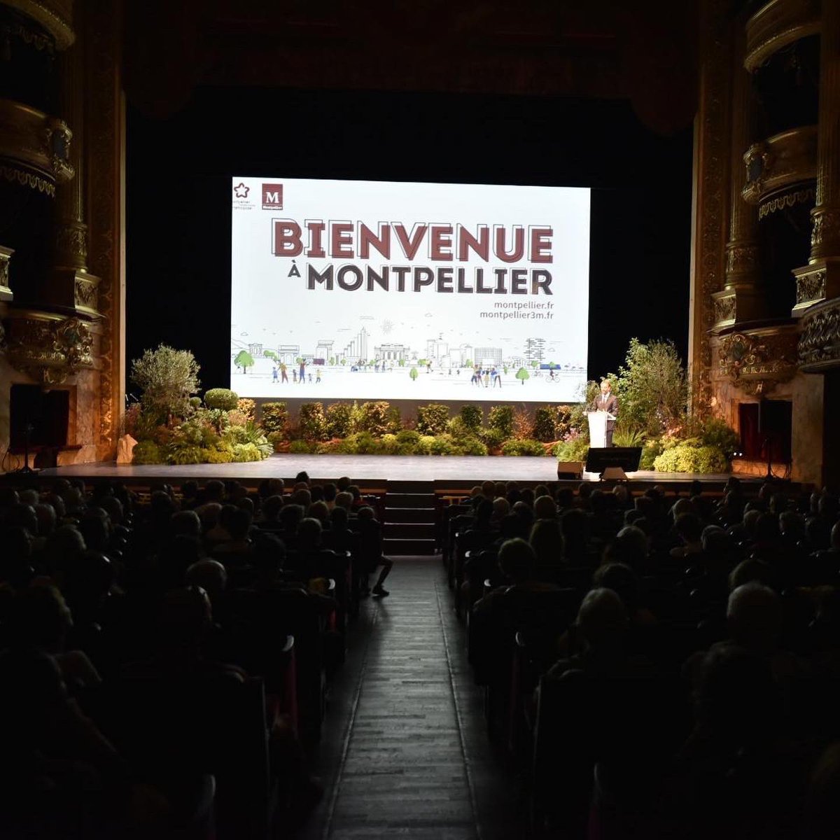 Agence_Suncha's tweet photo. 🏘 RÉALISATION – NOUVEAUX HABITANTS
La ville de @montpellier_ nous a récemment missionné pour la création de l’identité visuelle et des supports de communication déployés à l’occasion de la cérémonie d’accueil des nouveaux habitants.
#suncha #communication #montpellier https://t.co/cy6i4VGPbN