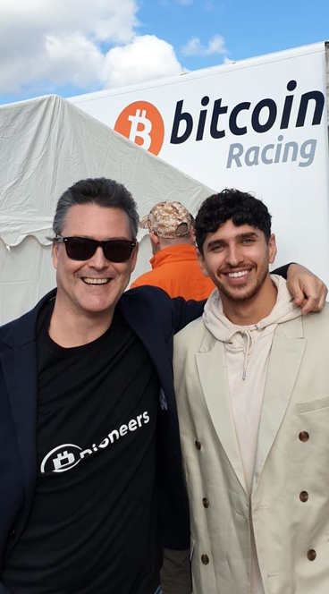Great to meet (IRL finally!) & spend some proper time with @seb_melrose this w/e at @SilverstoneUK Such a nice guy, incredibly patient with people asking his advice & seriously knows his stuff. Follow! #bitcoin @bitcoin_racing @btcpioneers_uk @bitcoinmum21 @Bitcoin_Mum #BITCOIN