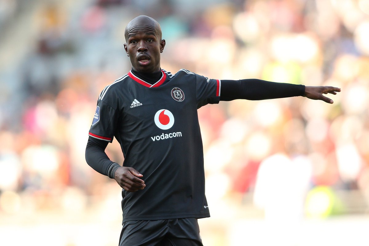 makwande_m's tweet photo. Nkosinathi Sibisi is the best defender in the country thus far. We're solid at the back all because of his football &amp; leadership contributions. Continue to lead us Bhodlela #Tsentsho #OnceAlways https://t.co/hfJEeGzRhS
