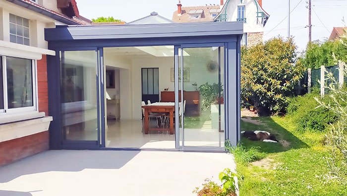 Du mariage de l'authenticité et de la modernité...
Est née cette véranda toit plat composée d'un beau parement en briques rouges 🥰
Découvrez là en détails ici : vie-veranda.com/avis-clients/5…